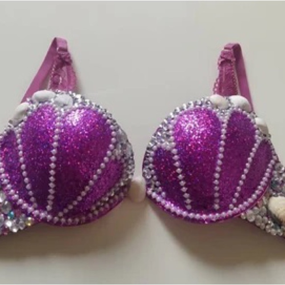 Mermaid skirt (S/M) & custom-made shell bra (Rose+Vine 34D/36C)
